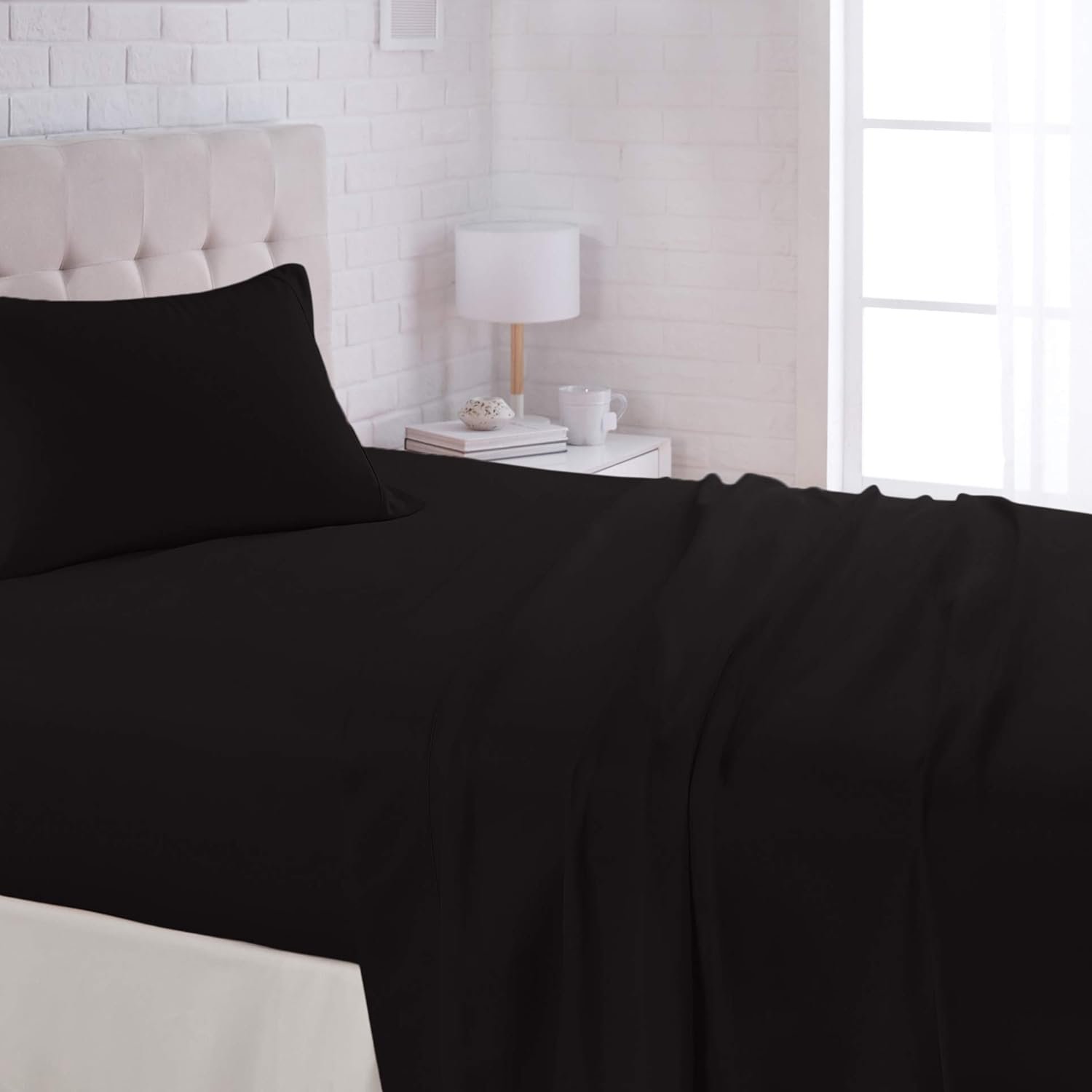 Amazon Basics Lightweight Super Soft Easy Care Microfiber 4-Piece Bed Sheet Set with 14-Inch Deep Pockets, Queen, Black, Solid